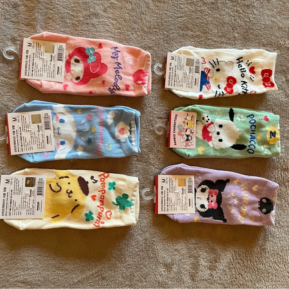 NWT Hello Kitty 6 Pairs Socks for Girls Age 5-6 color Blue, purple, White, Pink